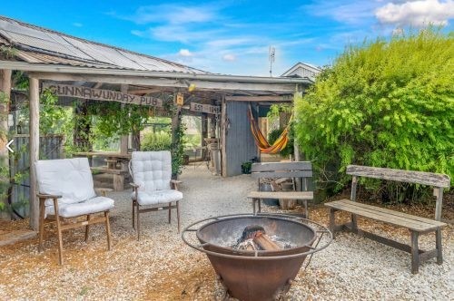 Homelands Berrima main house and pool house 2