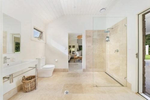 Homelands Berrima main house and pool house 6
