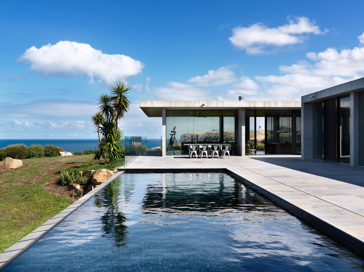 ocean views and pool at best industrial location house in Flinders
