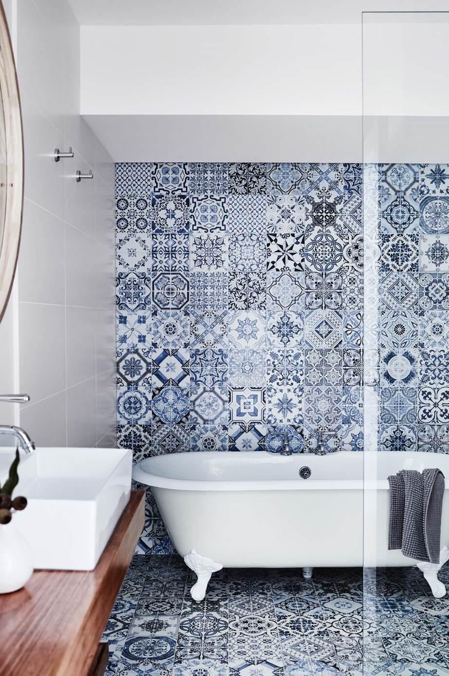 Blue tiled bathroom in melbourne for shoots