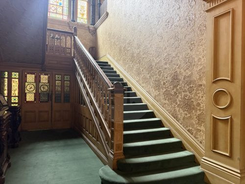 THE MANSION, ELSTERNWICK100