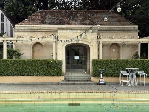 THE MANSION, ELSTERNWICK132