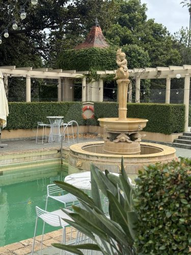 THE MANSION, ELSTERNWICK133
