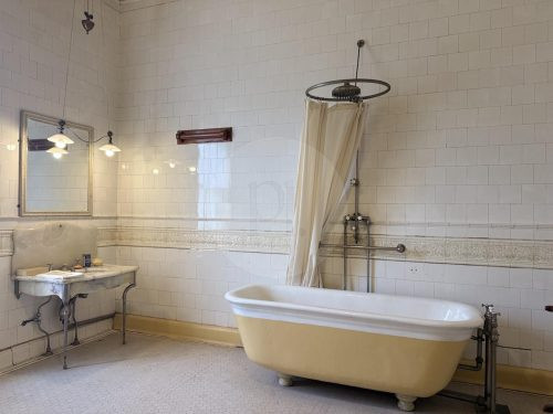 THE MANSION, ELSTERNWICK27