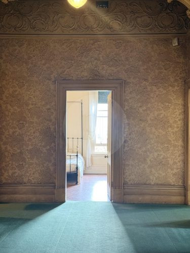 THE MANSION, ELSTERNWICK35