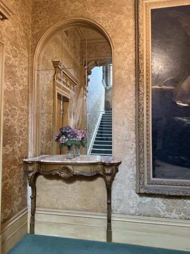 THE MANSION, ELSTERNWICK52