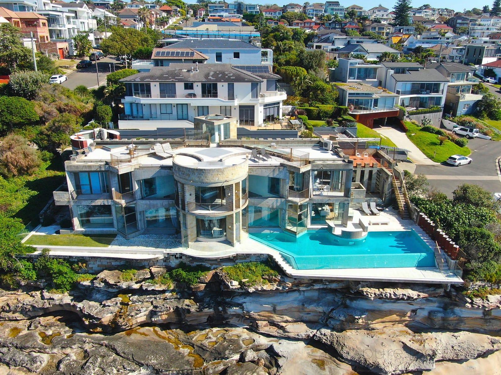 A luxury cliffside mansion with infinity pool in Sydney 