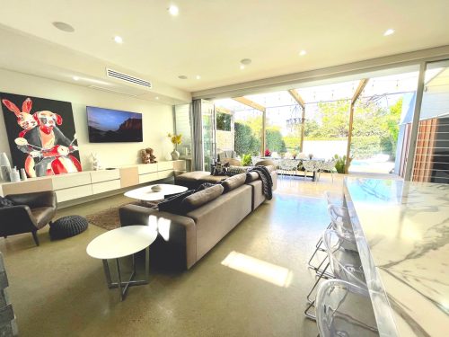 Verona, Mosman 65