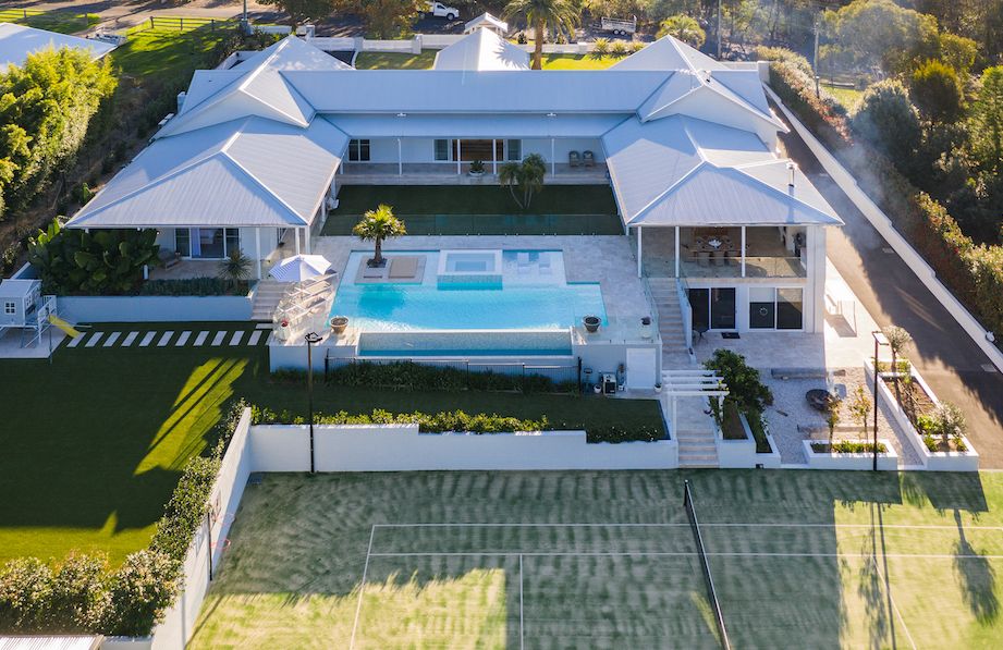 Ace Location houses with a tennis court Pure Locations