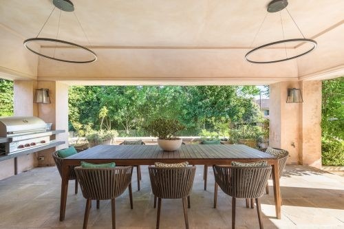 outdoor area