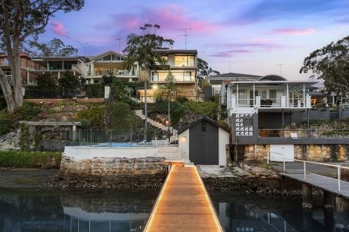 The Meg, Kangaroo Point REAR DUSK1