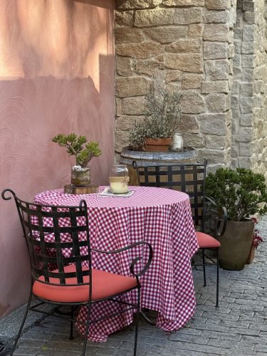 CAFE SCENE 1