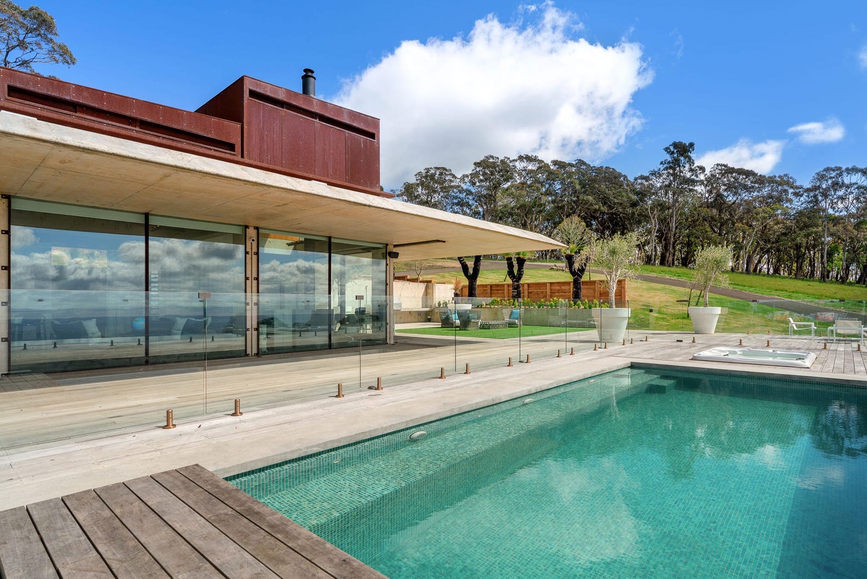 Best pool location near Sydney for photoshoots, film location, corporate event space