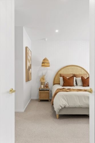 New Moon, Hamlyn Heights 1