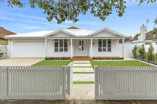 New Moon, Hamlyn Heights 11