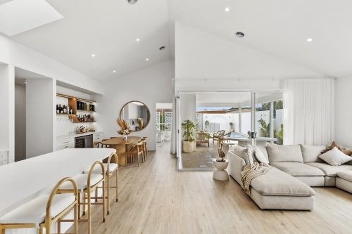 New Moon, Hamlyn Heights 24