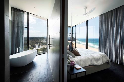 13MainBedroomEnsuite.jpg