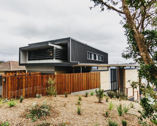 18SideViewofHouse.jpg