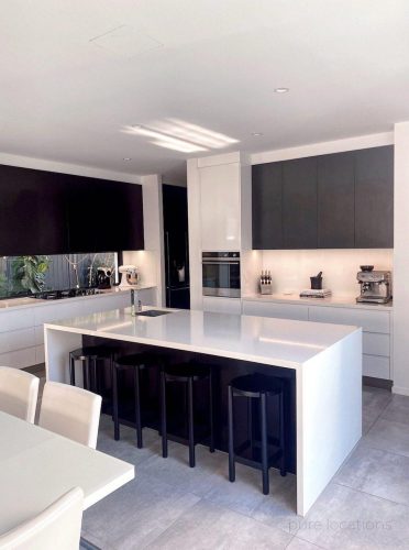 Bardot-House-Broadbeach-Waters_Kitchen.jpeg