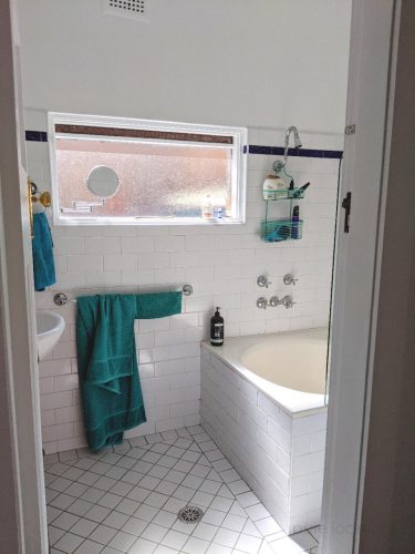 Californian-Bungalow-Bathroom.jpg