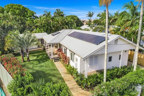 Erin-Byron-Bay1.jpg