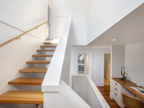 Luxe-Newport-10-Stairwell.jpeg