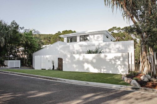facade garage driveway