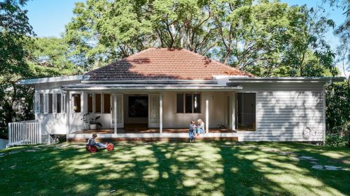 outdoor area backyard facade garage driveway garden established