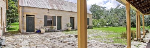 Pioneer-Cottage-Woodford_courtyard-1920x616-1.jpeg
