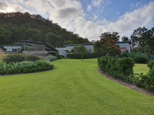 Sculpture-Estate-Pokolbin-garden-view-back-to-studio.jpeg