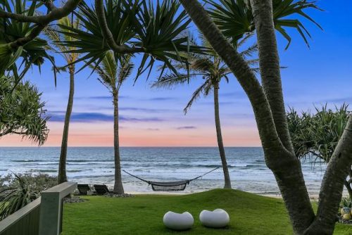 Sunrise-House-Sunshine-Beach-10.jpg