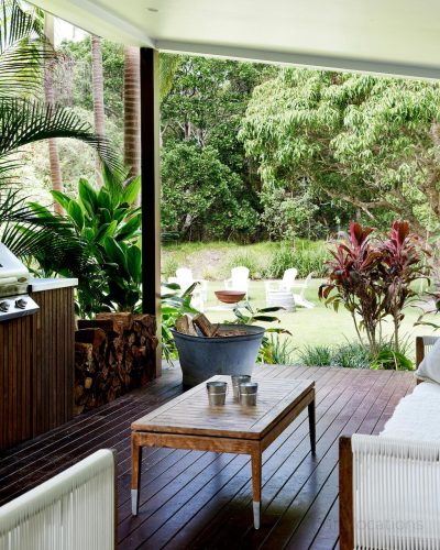 Villa-Del-Mar-Byron-Bay-Byron-Bay-BBQ-to-fire-pit.jpg