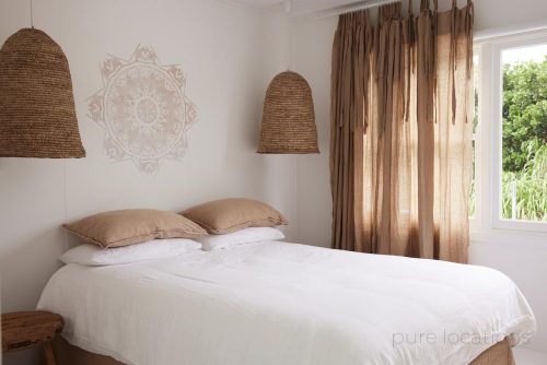 White-Haven-Byron-Bays-Byron-Bay-bedroom-2-queen-bed.jpg