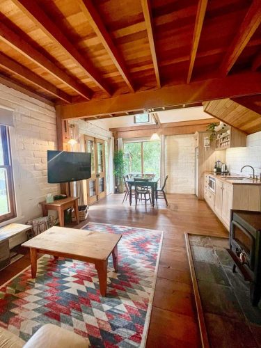 natural-habitat-pennyroyal-Cottage-Lorne.jpg