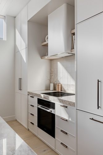 Zaley, Redfern 81