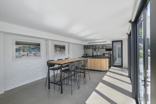 Metamorphosis, Ascot Vale 15