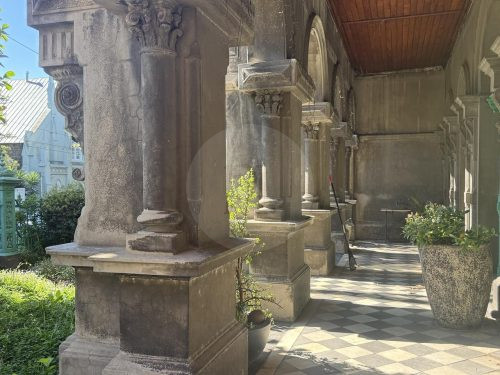 ITALIANATE FRONT OF HOUSE9