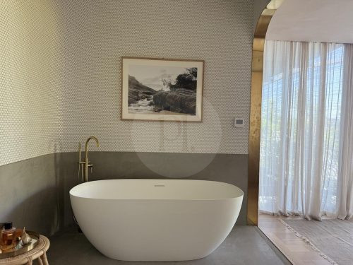 ITALIANATE MAIN ENSUITE10