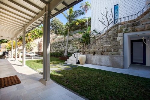 Flores, Mosman 21