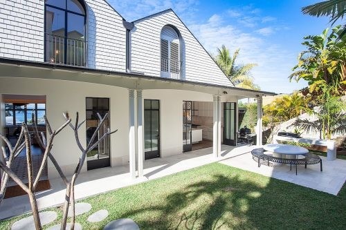Flores, Mosman 22
