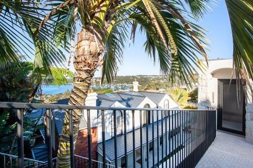 Flores, Mosman 39