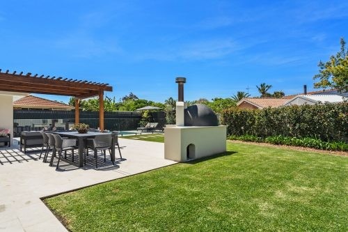 Dunlin House, Prairiewood 1