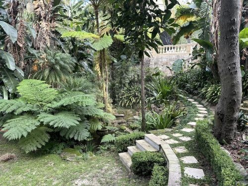 HAMLET HOUSE LOWER GARDENS24