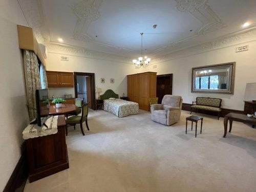 The Overlook Hotel, Balwyn 15
