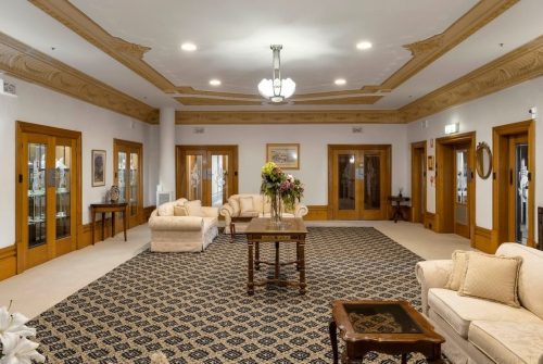 The Overlook Hotel, Balwyn 4