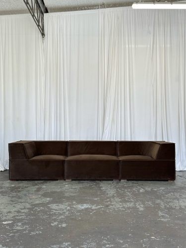 Aglow Studio, Mermaid Beach 8