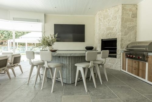 Paradise Ranch, Terry Hills 27
