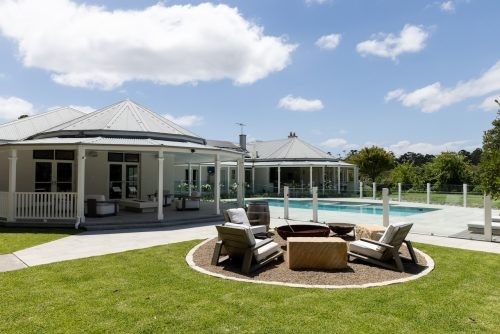 Paradise Ranch, Terry Hills 32