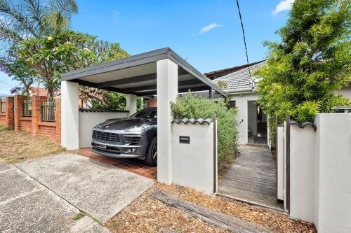 facade driveway garage