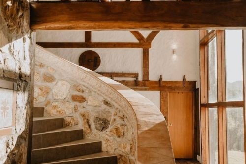 Adriatic Manor, Uki 10
